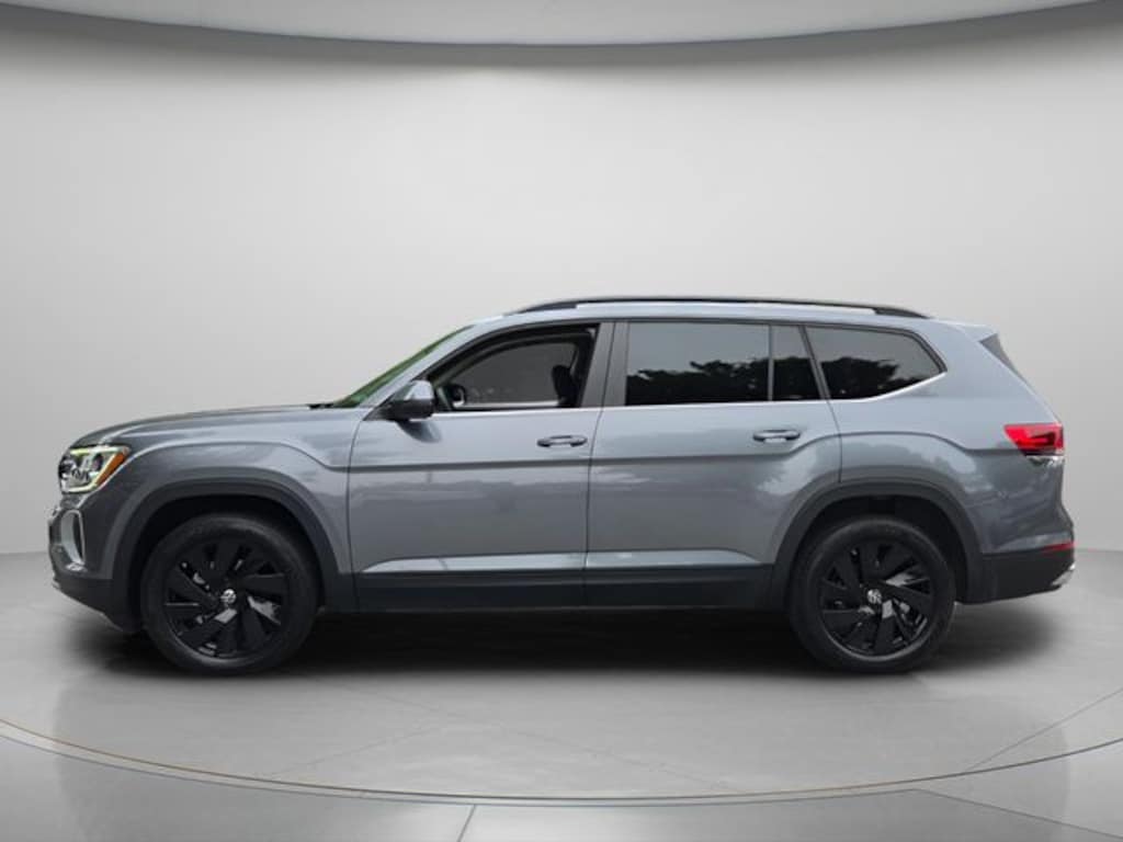 Used 2024 Volkswagen Atlas 2.0T SE w/Technology SUV