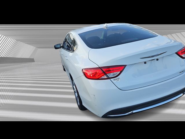 2016 Chrysler 200 Limited photo 3