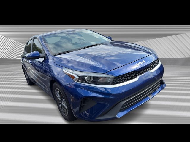 2022 Kia Forte LXS photo 3