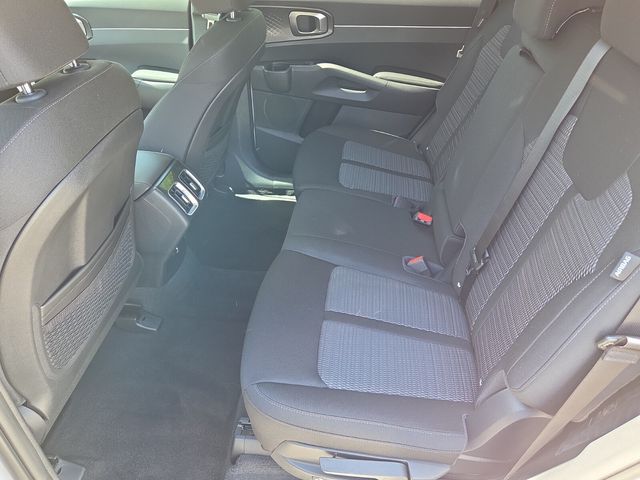 2026 Kia Sorento LX - Photo 7
