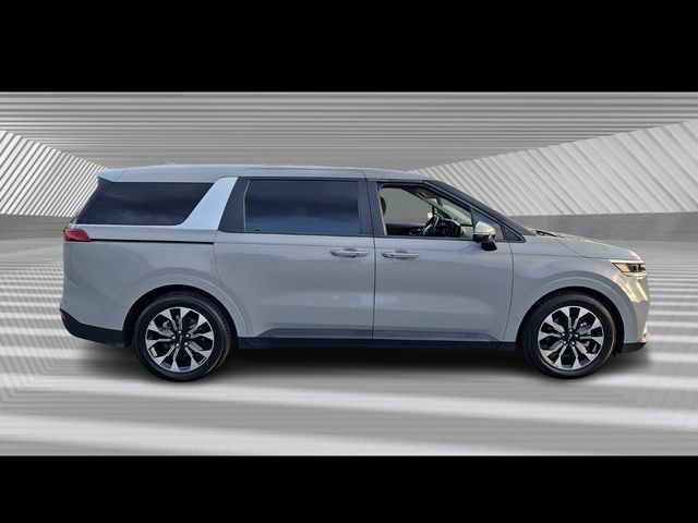 2024 Kia Carnival EX photo 3