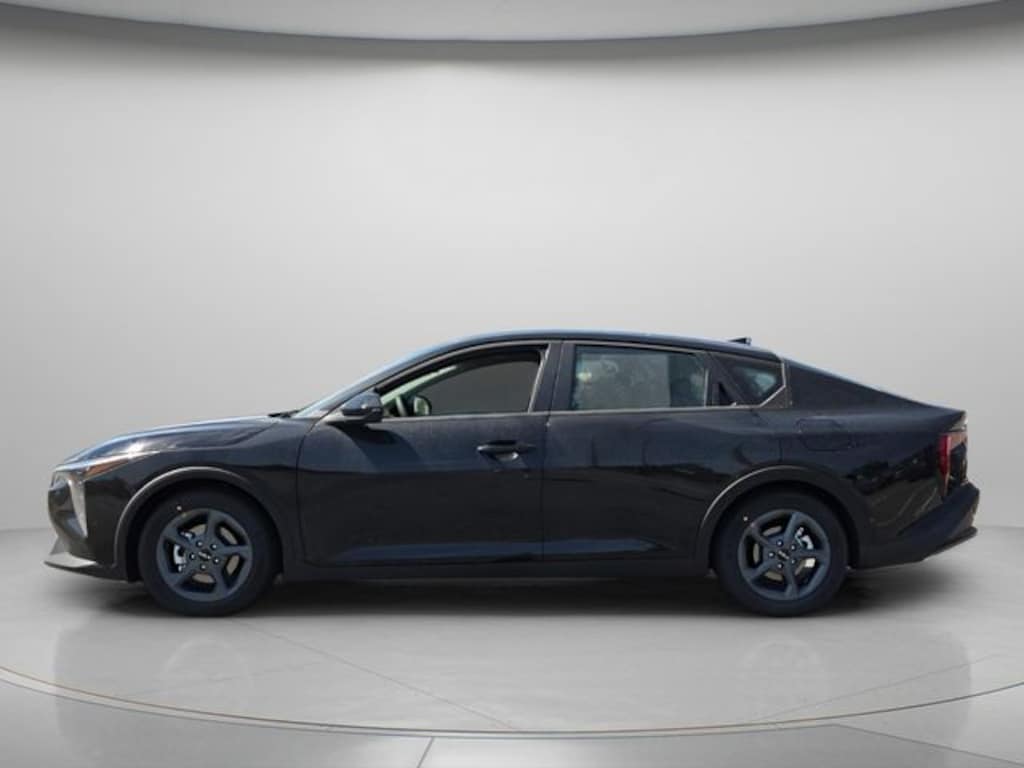 New 2026 Kia K4 LXS Sedan
