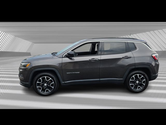 2022 Jeep Compass Latitude photo 2