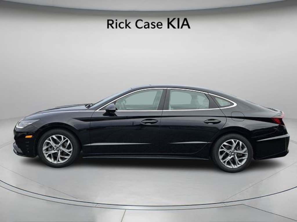 Used 2023 Hyundai Sonata SEL Sedan