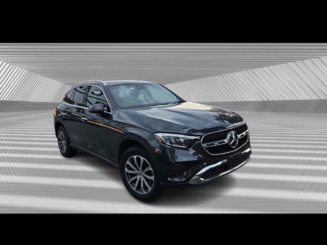 2024 Mercedes Benz GLC 300 photo 3
