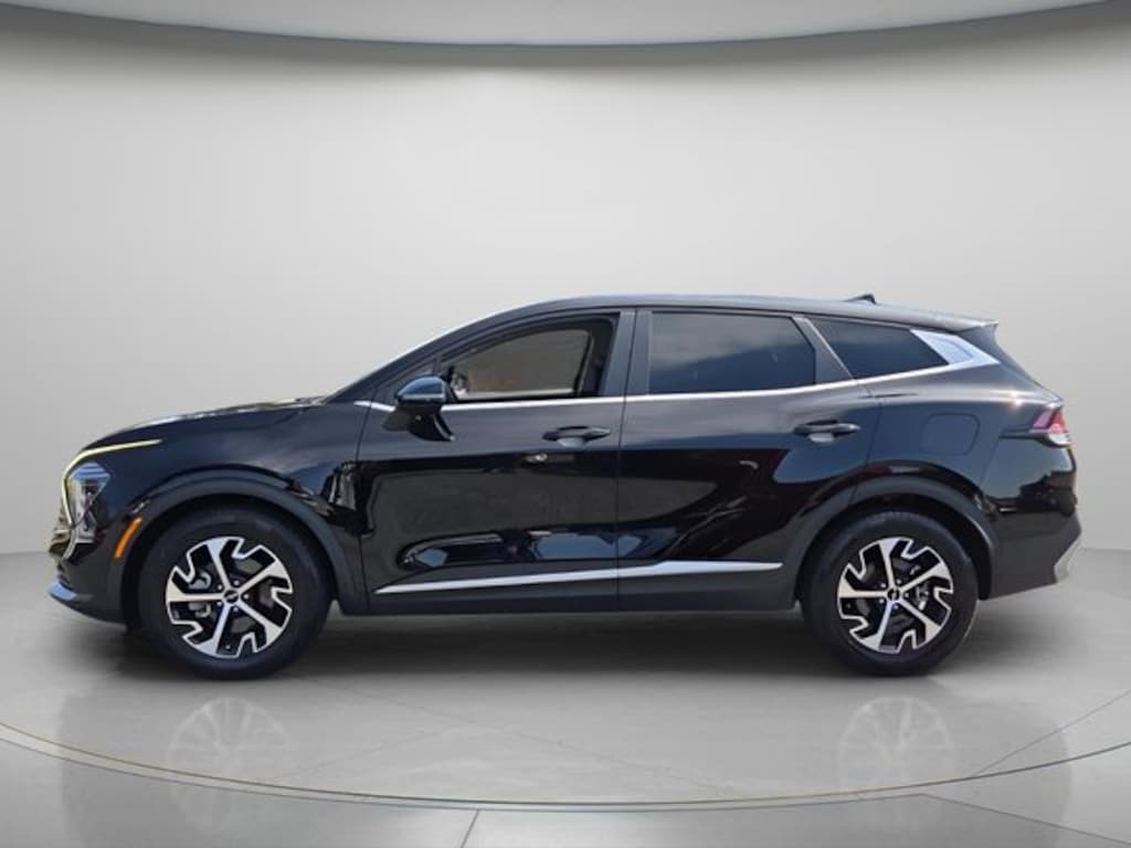 Used 2024 Kia Sportage EX SUV