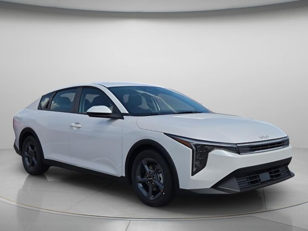 New 2026 Kia K4 LXS Sedan