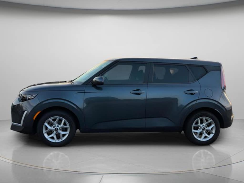 Certified 2023 Kia Soul LX Hatchback