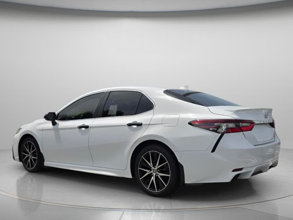 Used 2023 Toyota Camry SE Sedan