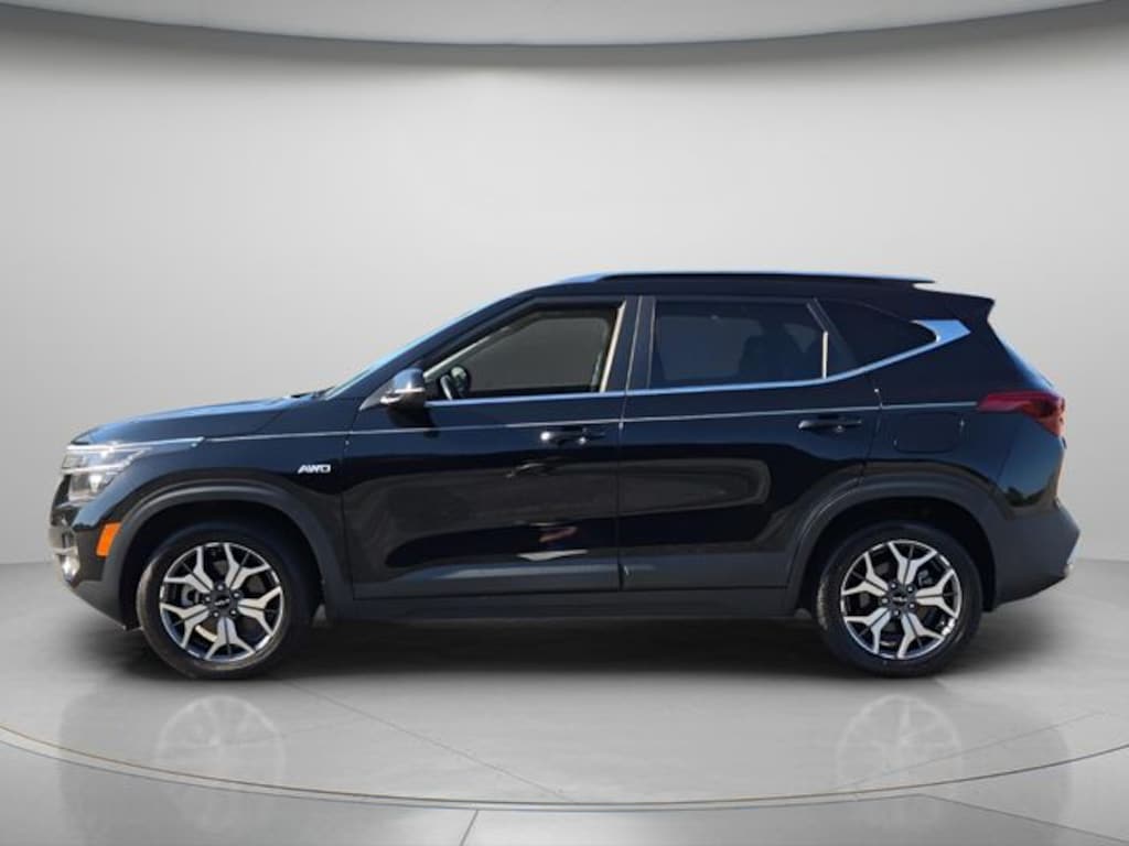 Used 2023 Kia Seltos EX SUV