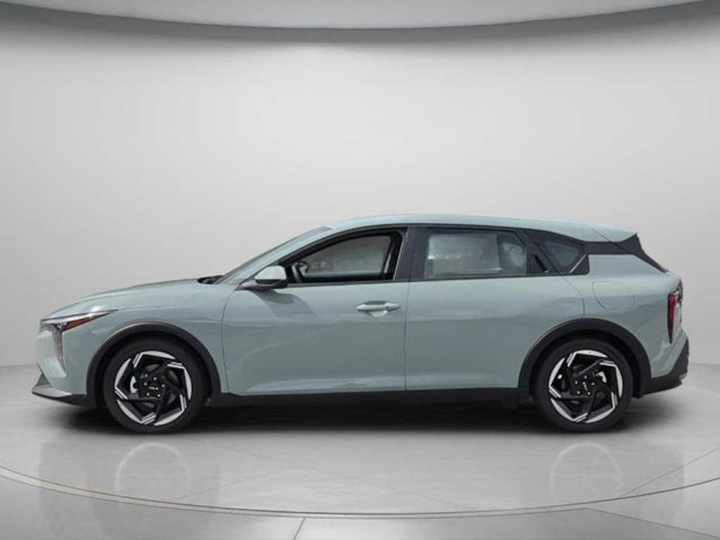New 2026 Kia K4 EX Hatchback