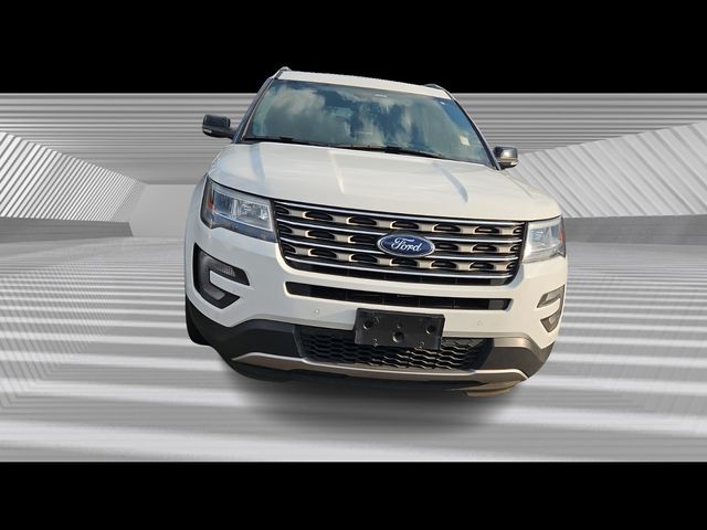 2017 Ford Explorer XLT photo 2
