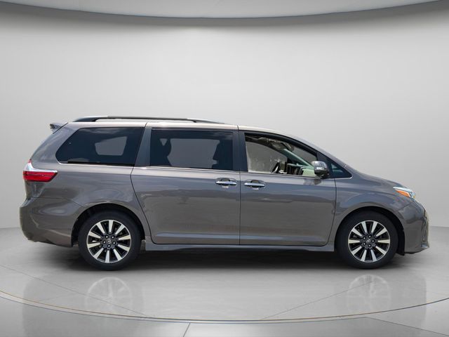 2019 Toyota Sienna 6