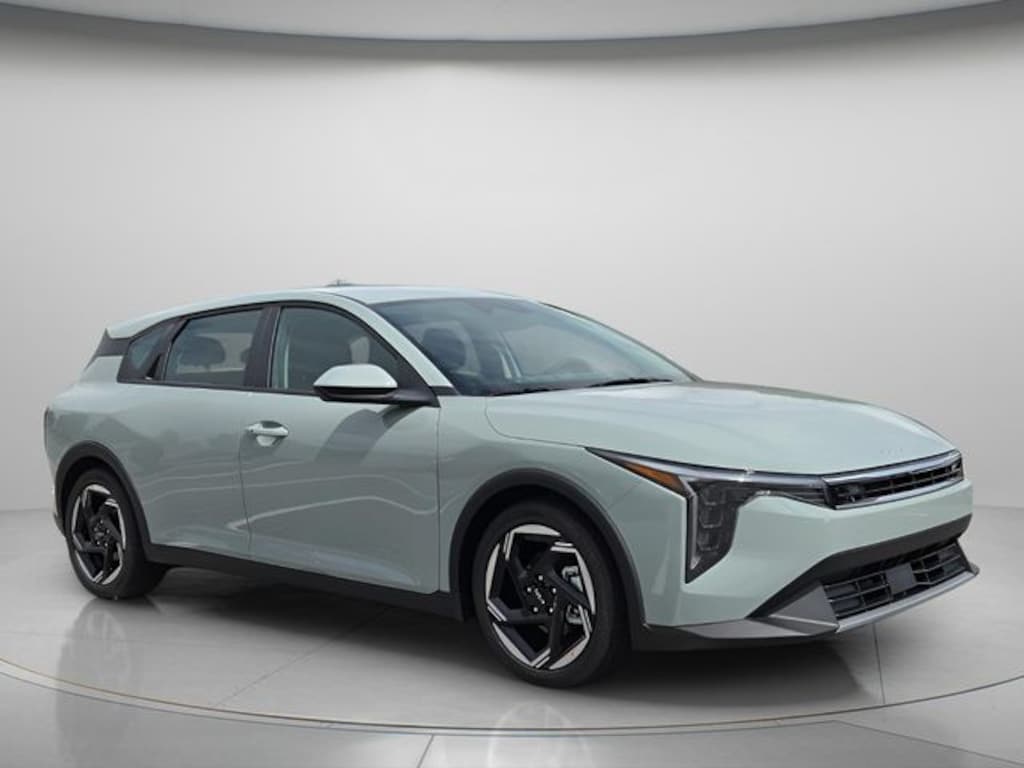 New 2026 Kia K4 EX Hatchback