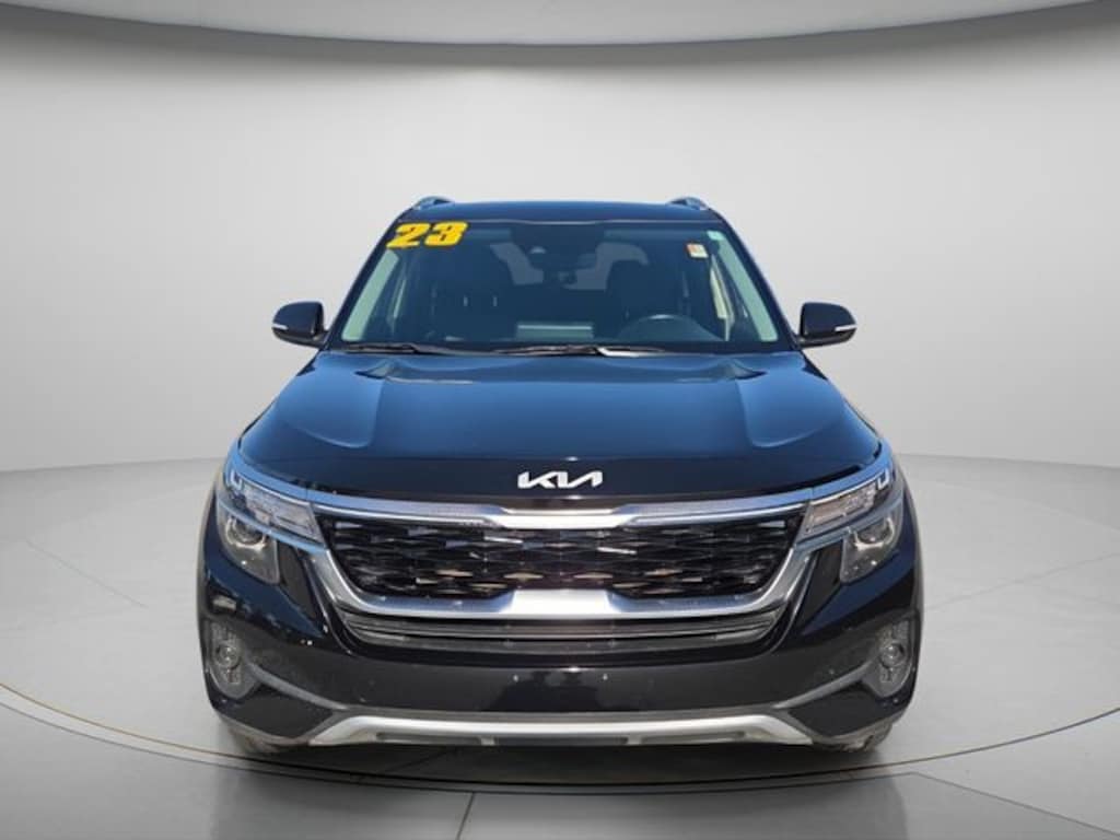 Used 2023 Kia Seltos EX SUV