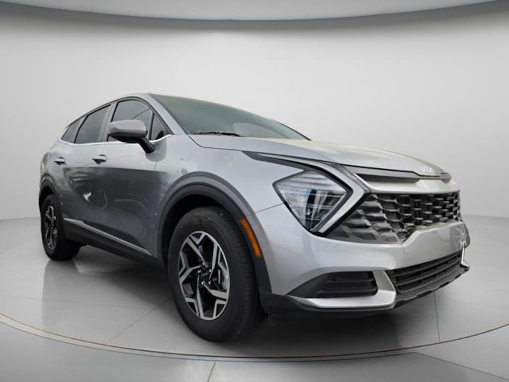 Used 2025 Kia Sportage LX SUV