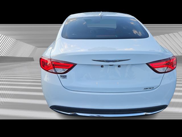 2016 Chrysler 200 Limited photo 4