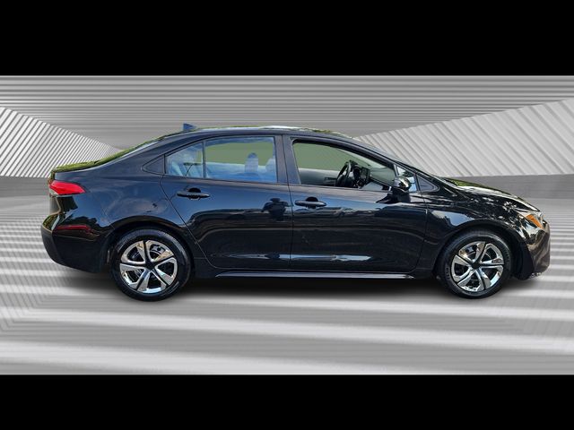 2022 Toyota Corolla LE photo 3