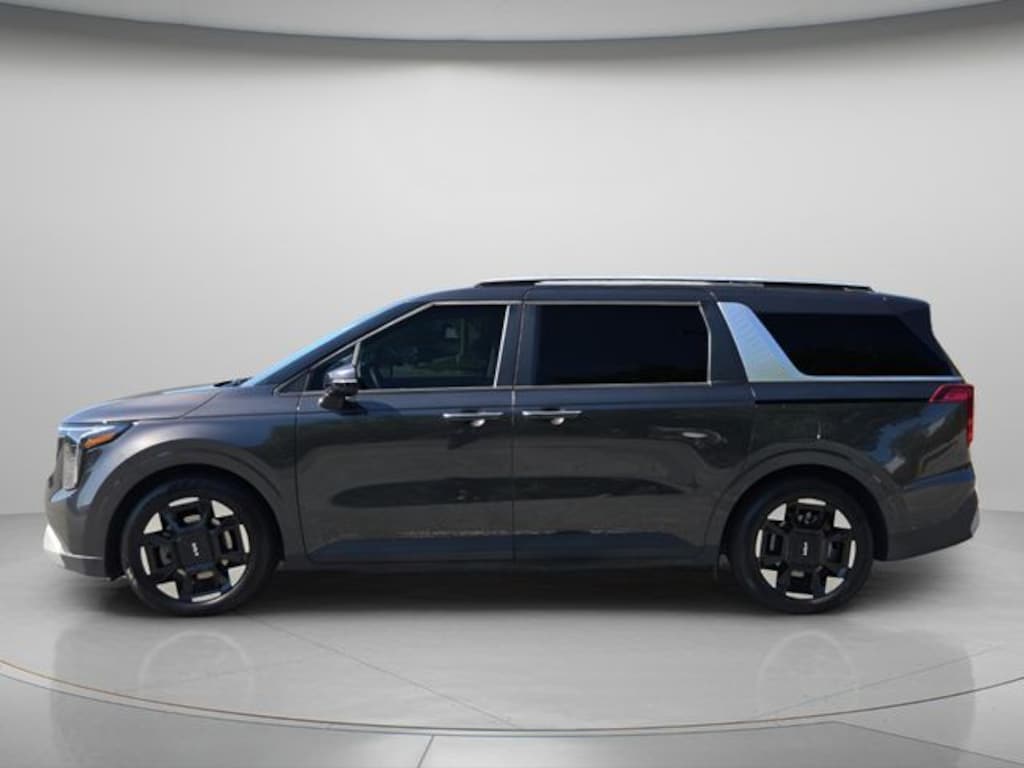 Used 2025 Kia Carnival EX Minivan/Van