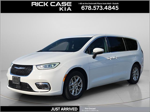 2023 Chrysler Pacifica Touring L's photo