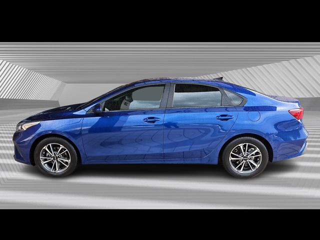 2022 Kia Forte LXS photo 2