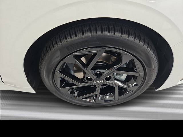 2026 Kia K5 GT-Line photo 4