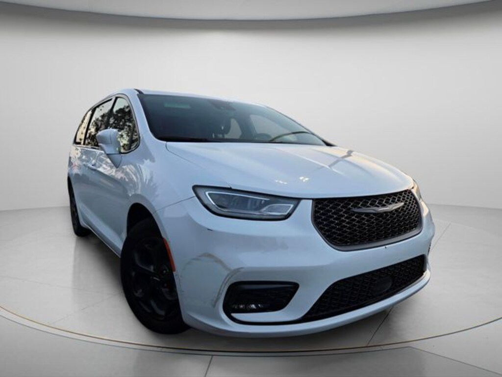 Used 2022 Chrysler Pacifica Hybrid Limited Minivan/Van