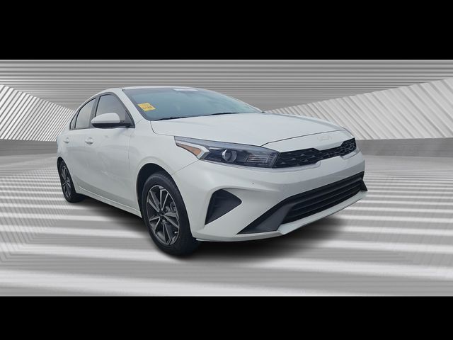 2023 Kia Forte LXS photo 2