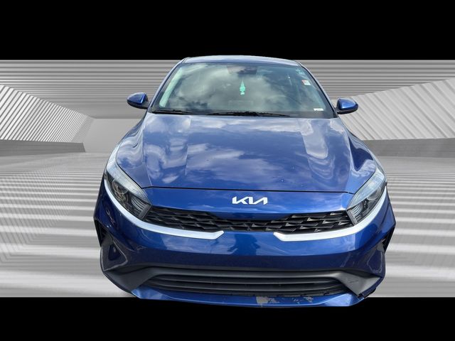 2022 Kia Forte LXS photo 2