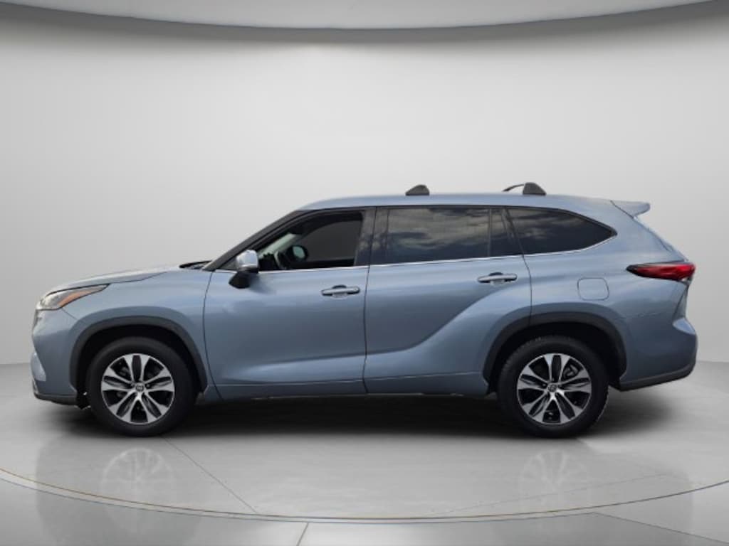 Used 2022 Toyota Highlander XLE SUV