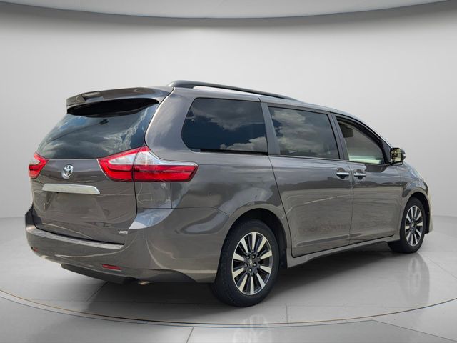 2019 Toyota Sienna 5