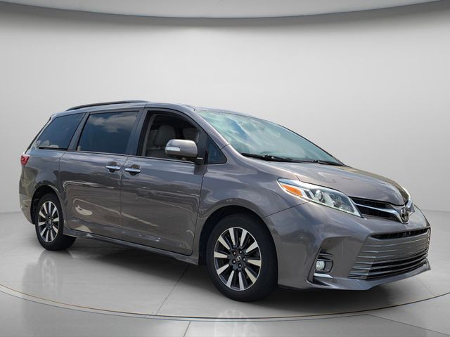 2019 Toyota Sienna 7