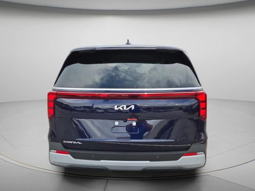 New 2026 Kia Carnival LXS Minivan/Van