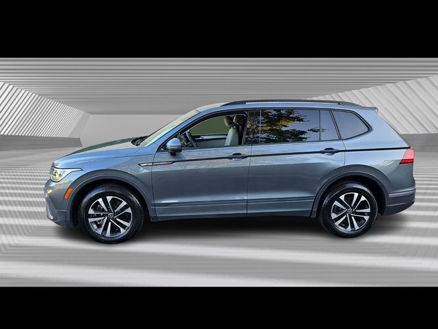 2022 Volkswagen Tiguan S photo 2