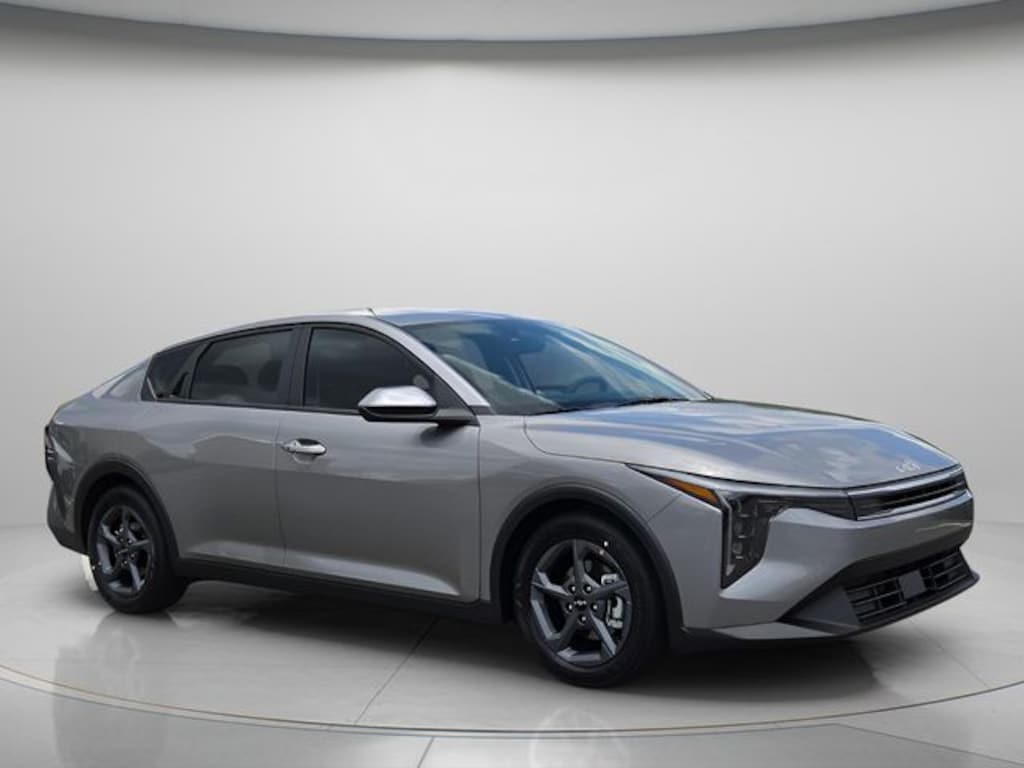 New 2026 Kia K4 LXS Sedan