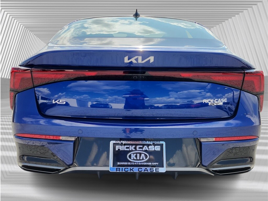 2025 Kia K5 GT-Line photo 4