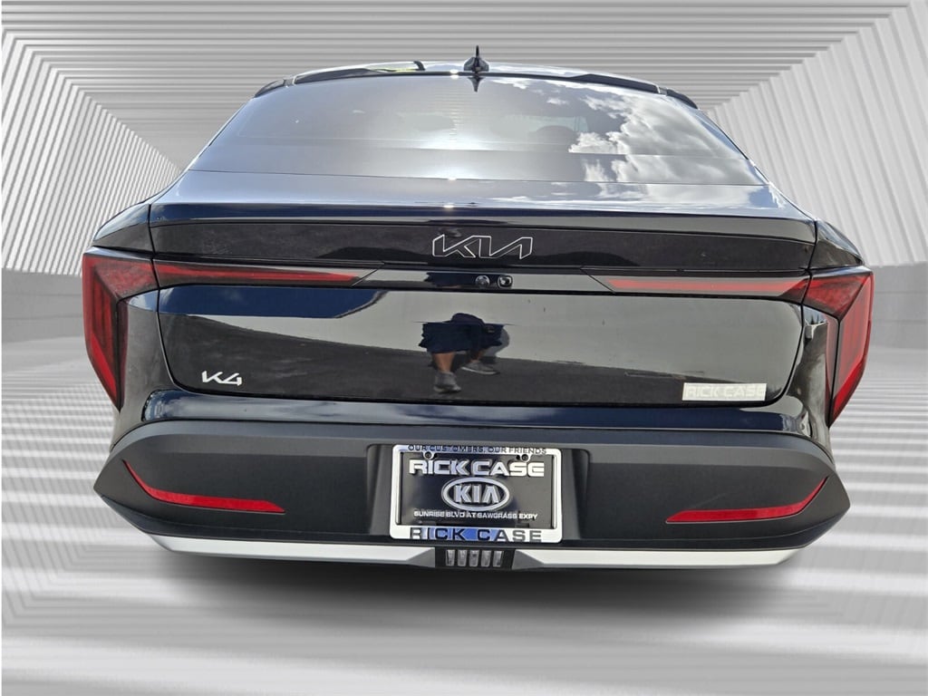 New 2025 Kia K4 LXS Sedan