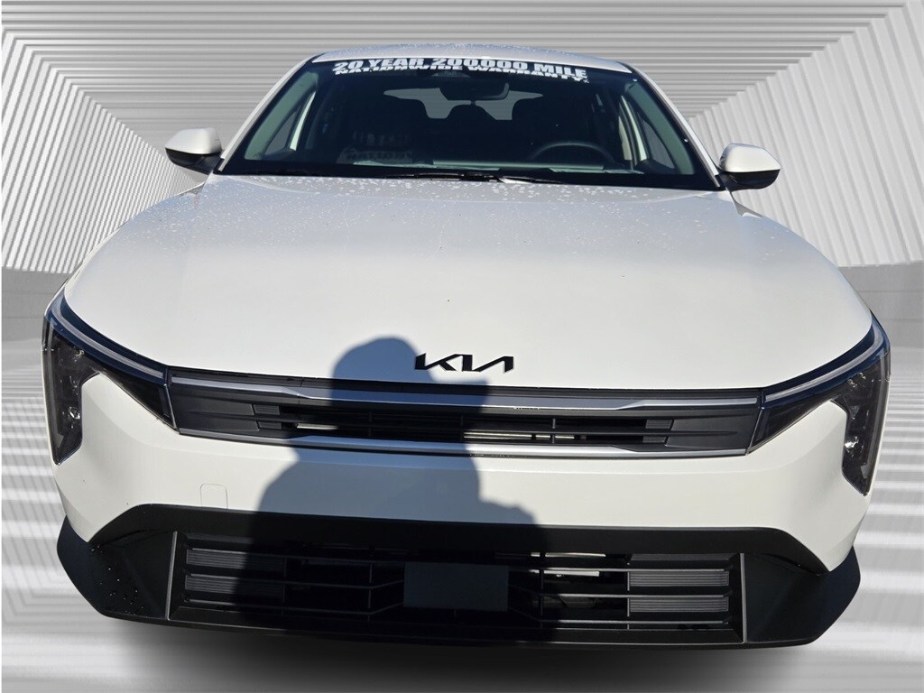 New 2025 Kia K4 LXS Sedan