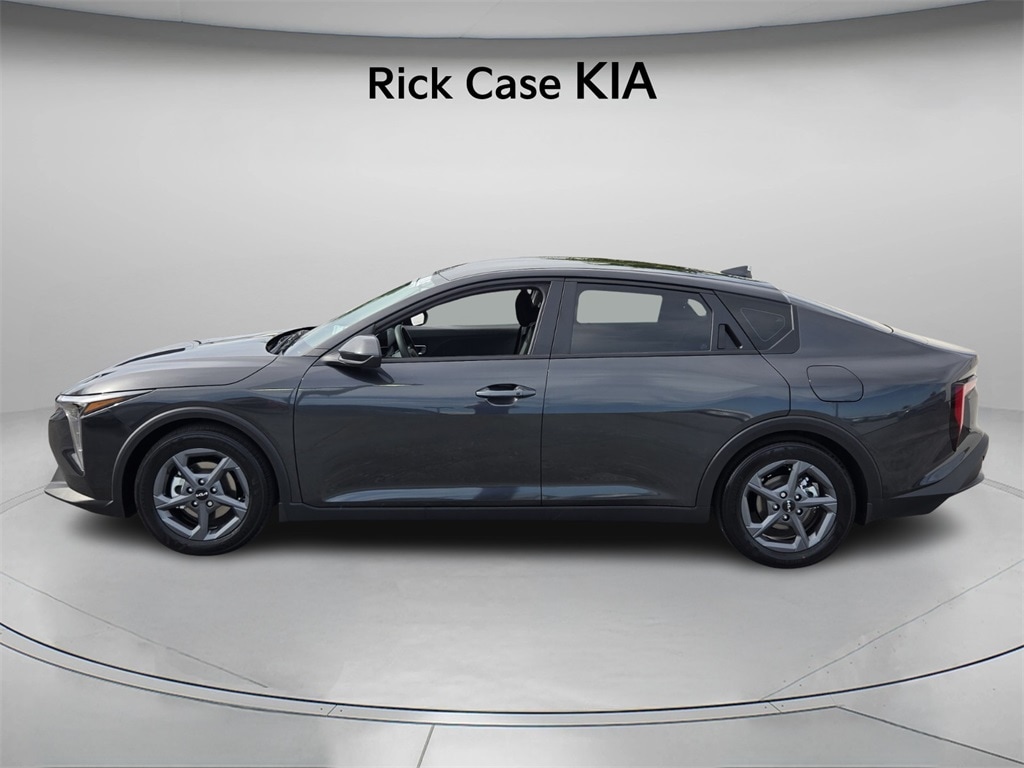New 2025 Kia K4 LXS Sedan