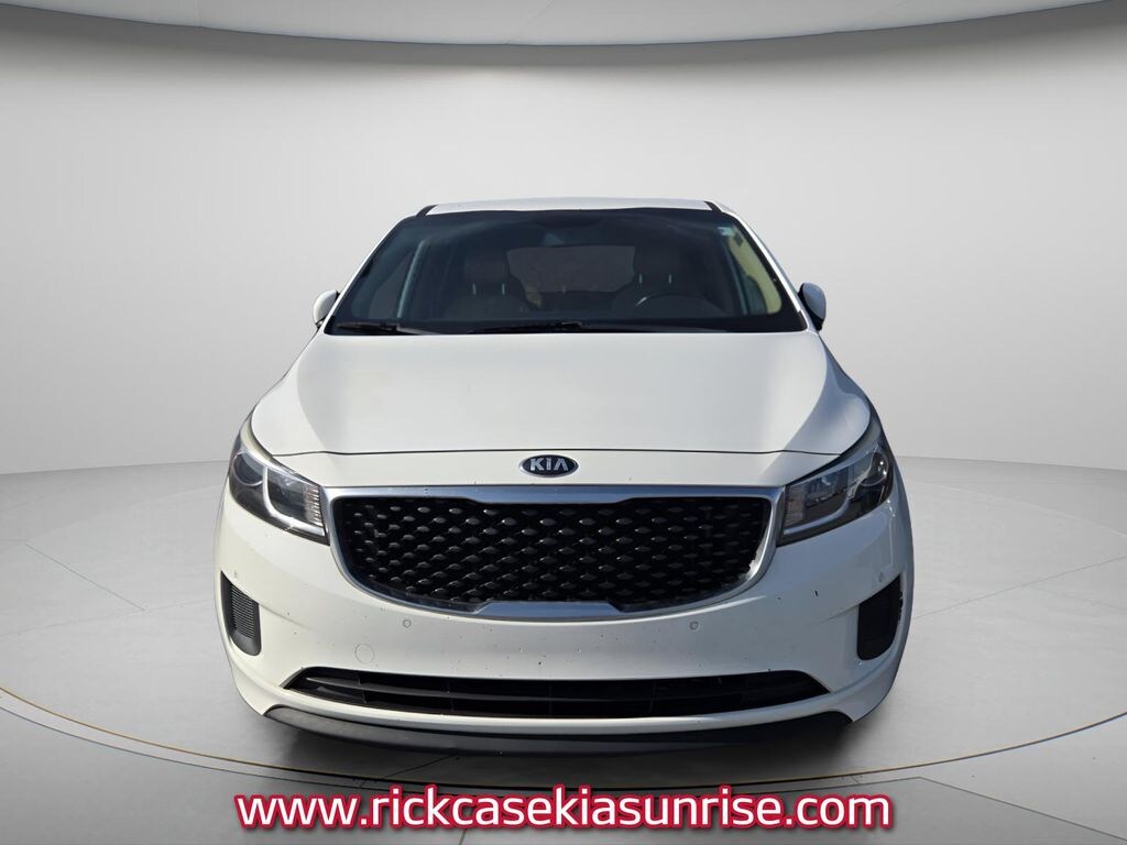 Used 2017 Kia Sedona LX Minivan/Van