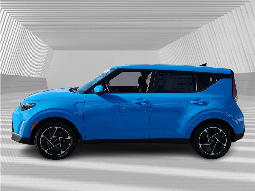 2025 Kia Soul EX photo 2