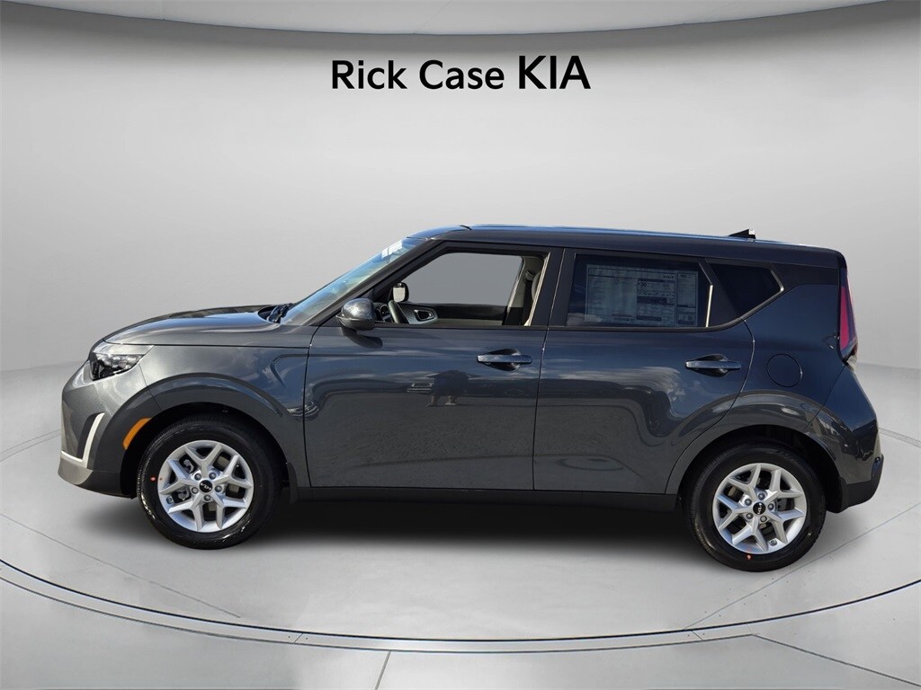 2025 Kia Soul LX photo 2