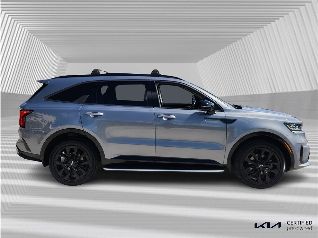 2022 Kia Sorento SX photo 3