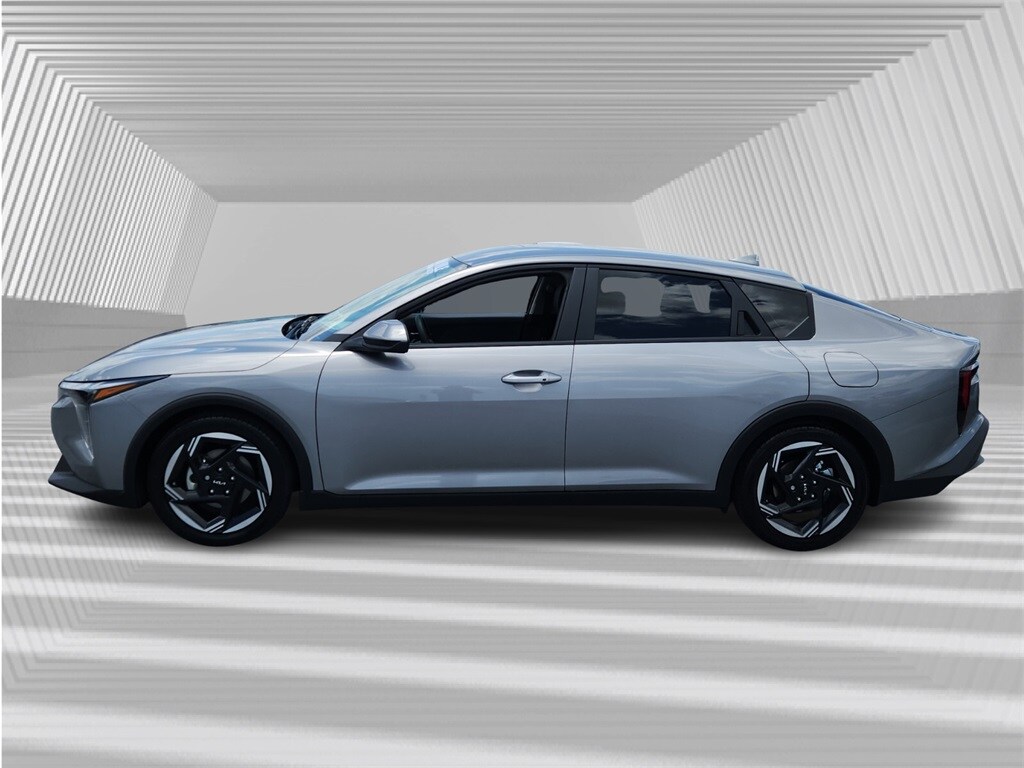 2025 Kia K4 EX photo 2
