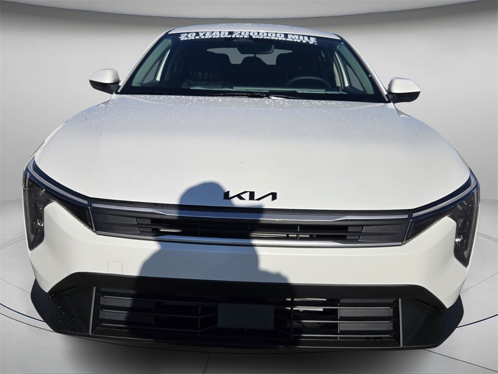 New 2025 Kia K4 LXS Sedan