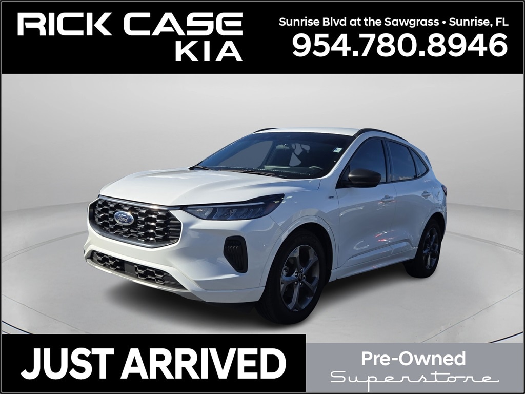 2023 Ford Escape ST-Line's photo