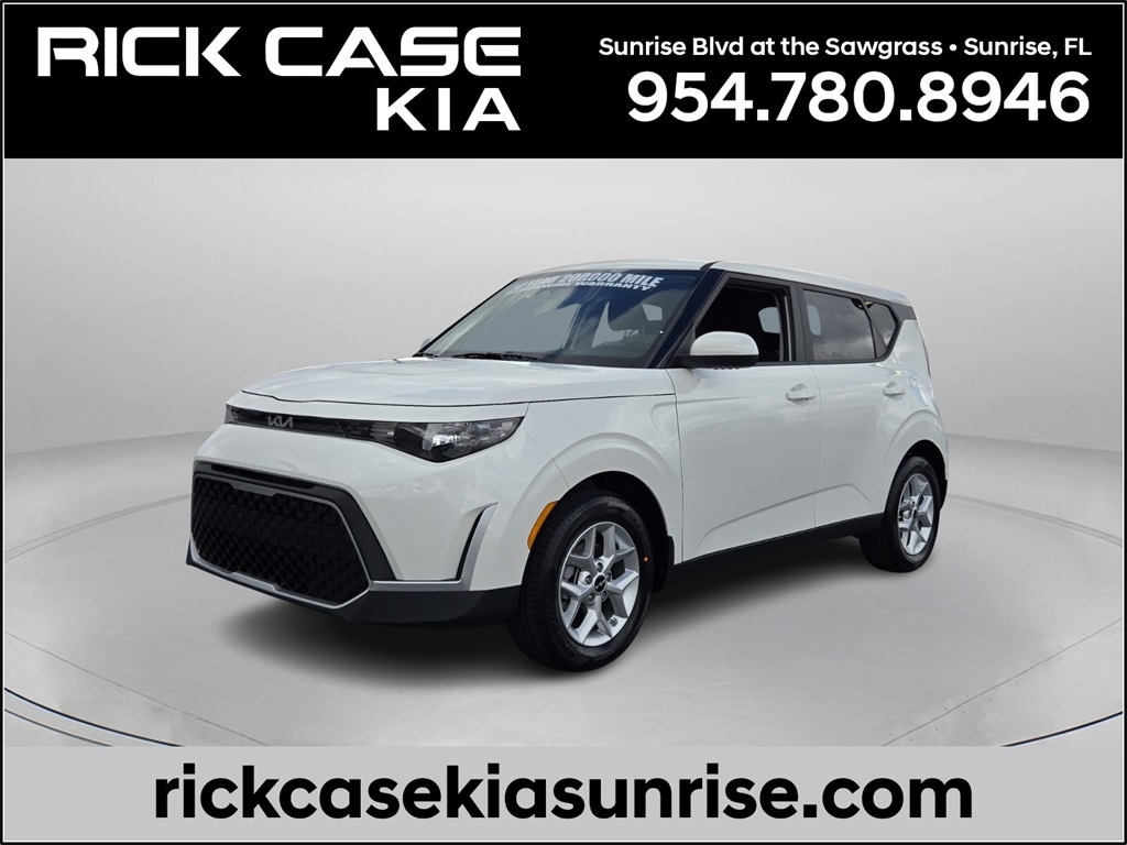 2025 Kia Soul LX's photo