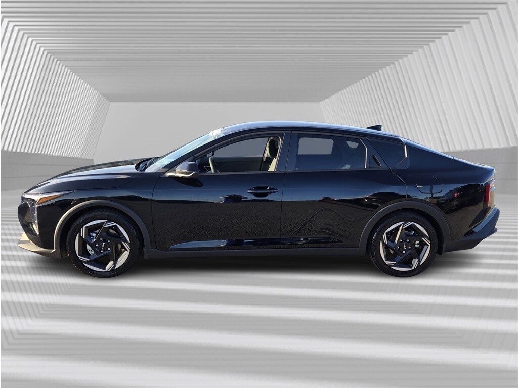 2025 Kia K4 EX photo 2