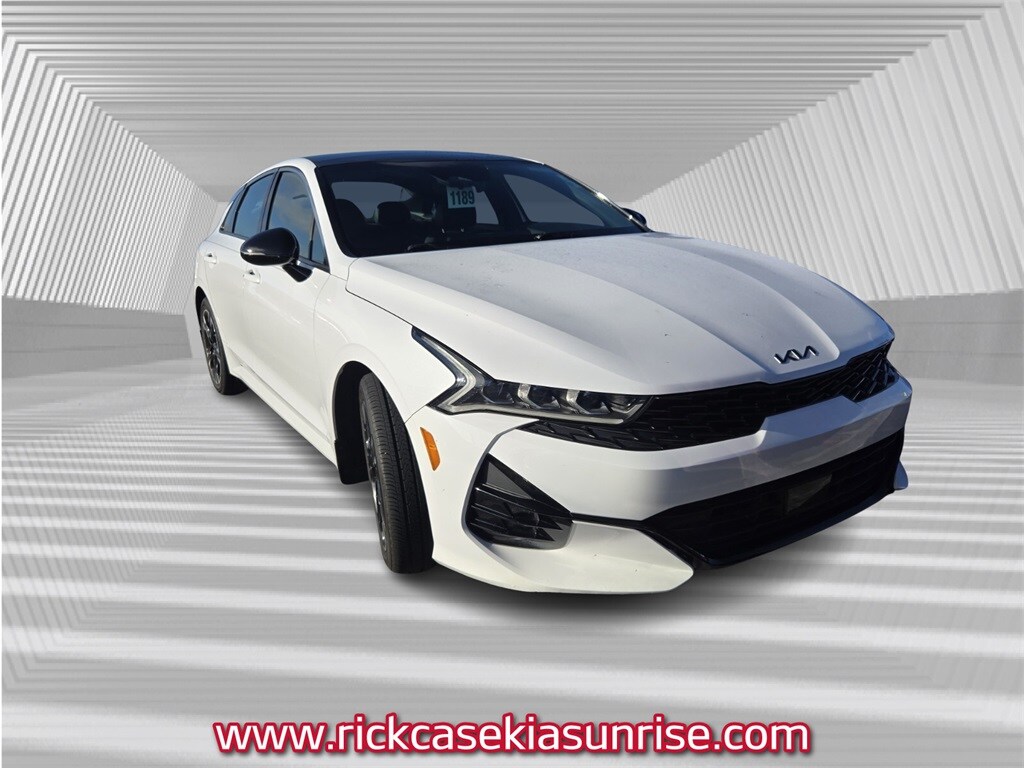 2024 Kia K5 GT-Line photo 2