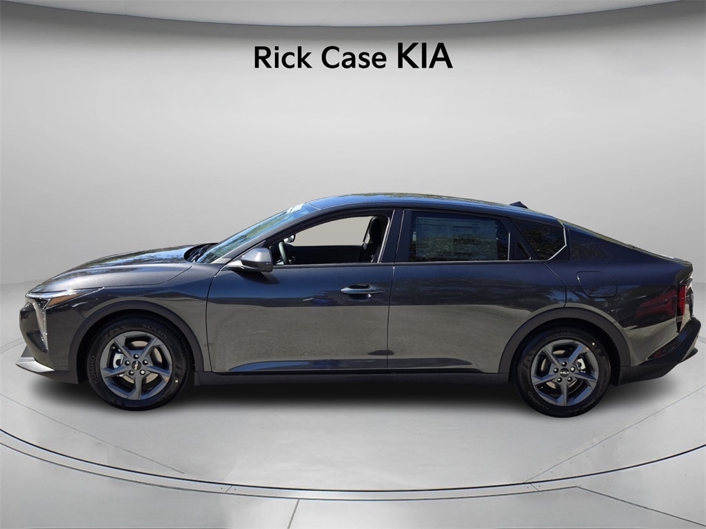 New 2025 Kia K4 LXS Sedan